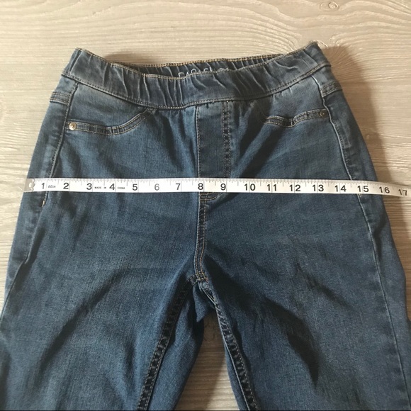 5/$20 SALE ✨ PARASICO Blue Denim Legging with Faux Pockets - Picture 6 of 12